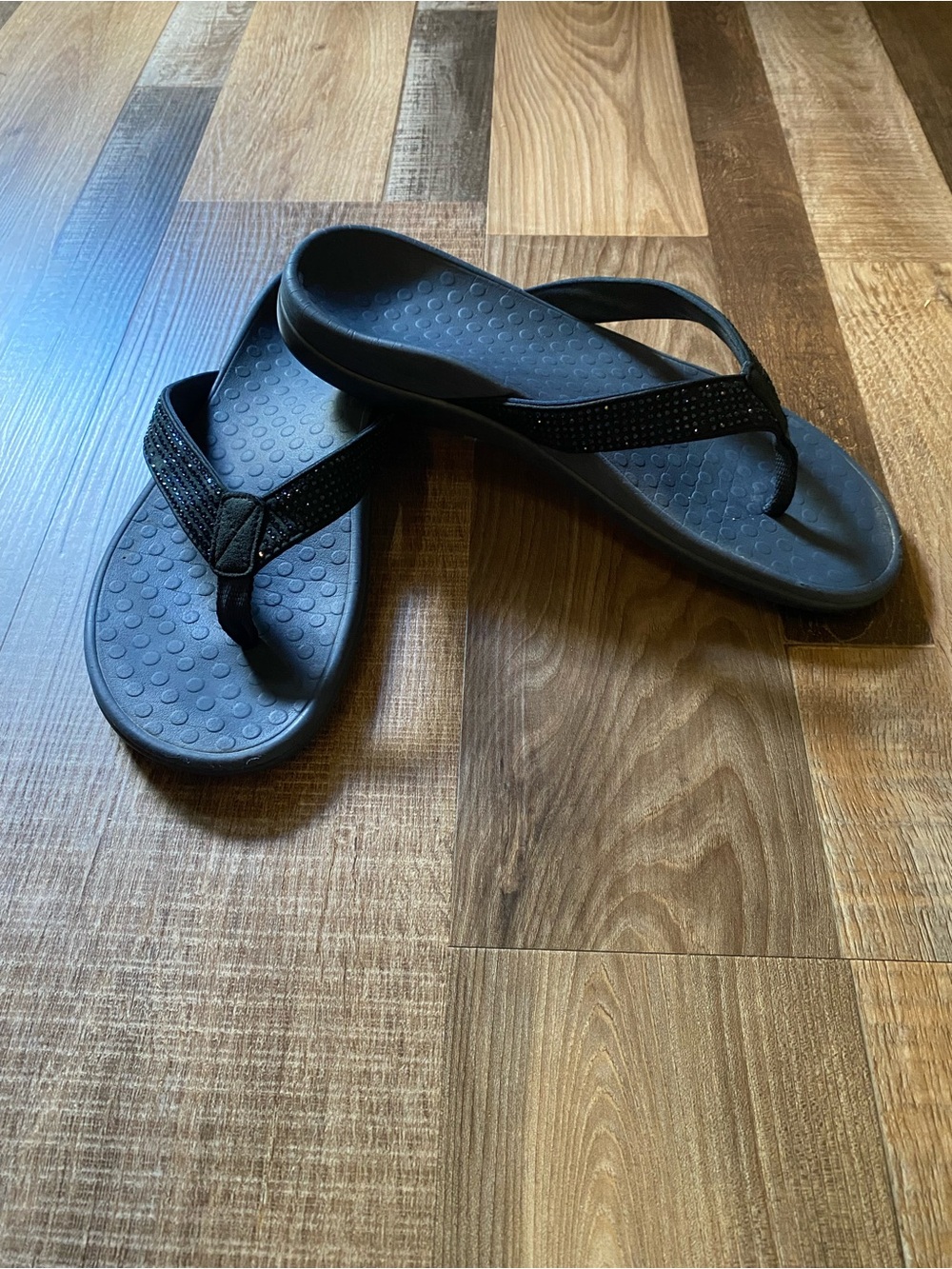 Vionic Navy Blue Sparkle Flip Flop Sandals
